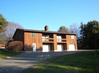 28 Churchill Crst, Pittsfield, MA 01201