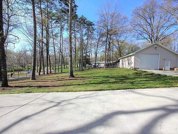 4th image of 2419 Buffalo Ln