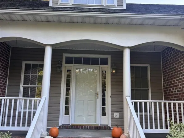 16335 James River Dr, Disputanta, VA 23842