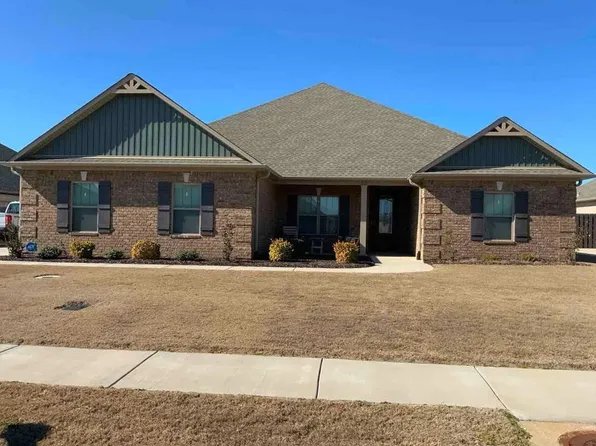 26229 Woodfield Dr, Athens, AL 35613
