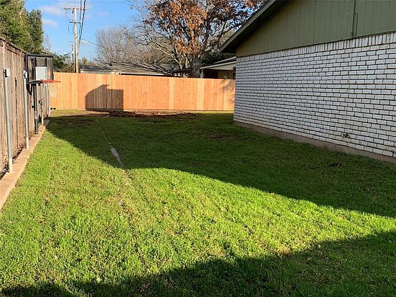 3rd image of 4305 Rushmoor Dr