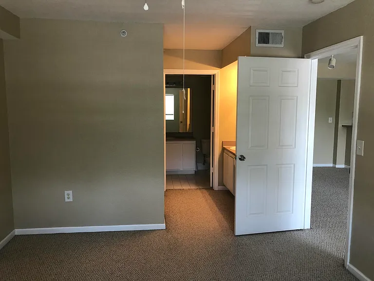 181 SW Palm Dr #203 — Photo 9