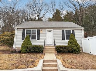 136 Oak St, Wakefield, MA 01880