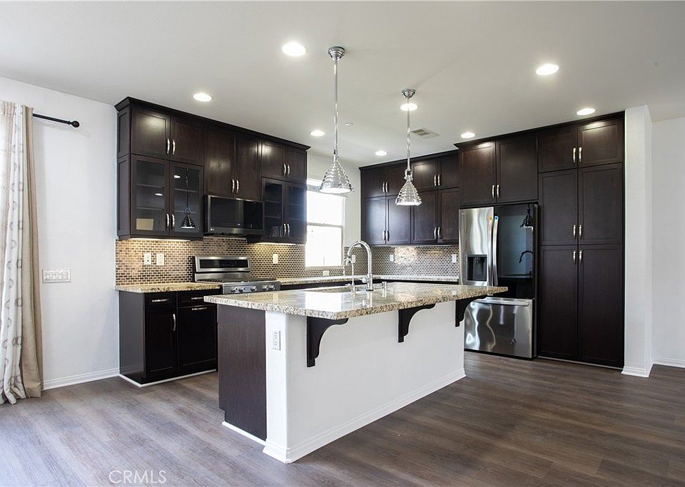 76 Capricorn, Irvine, CA 92618 | Zillow