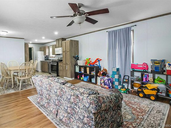 4th image of 669 Lafferty Dr