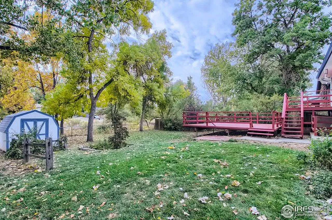 1159 Lefthand Dr — Photo 3