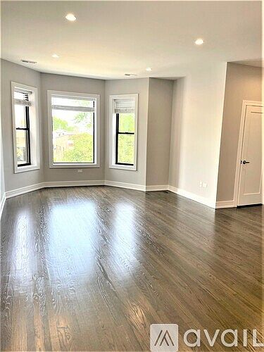 1st image of 1455 W Farragut Ave #1457-1
