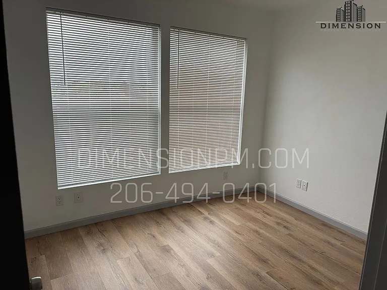 GH 121 W 3rd St — Photo 11