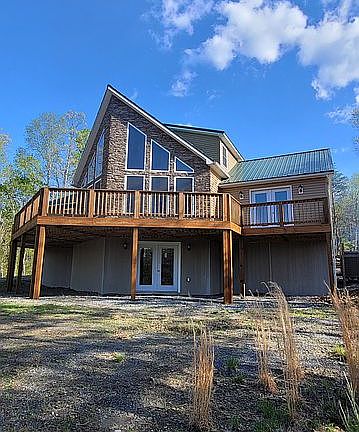 2nd image of 922 Moon Ridge Ln