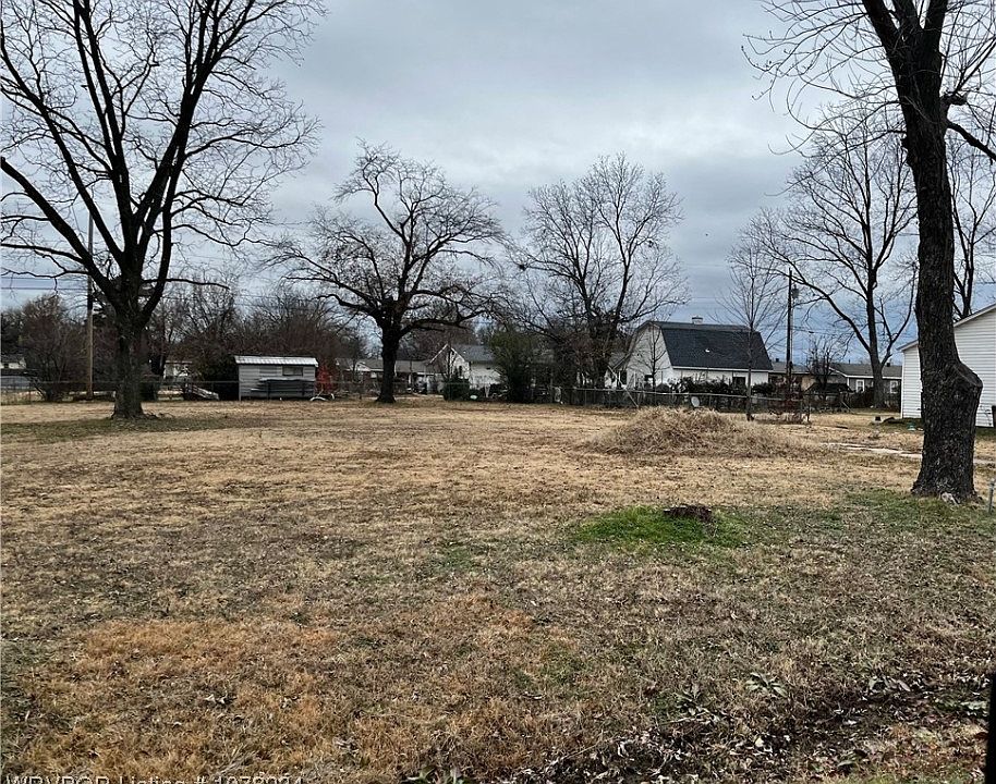 1st image of 4701 N 31st St