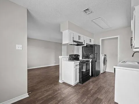 Kings Landing Apartments — Photo 41