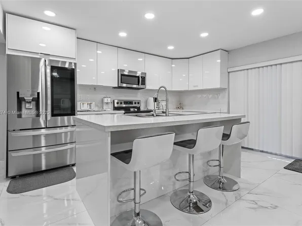 7140 W 2nd Way #7140, Hialeah, FL 33014