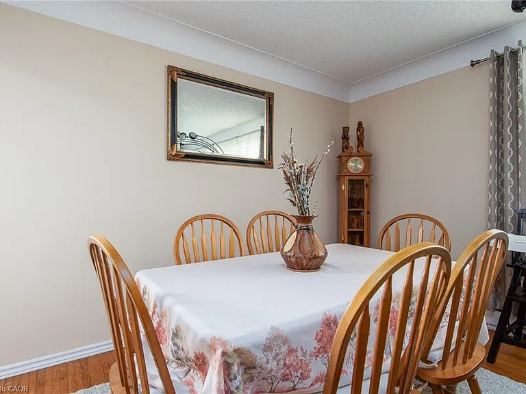 706 Frederick St — Photo 4