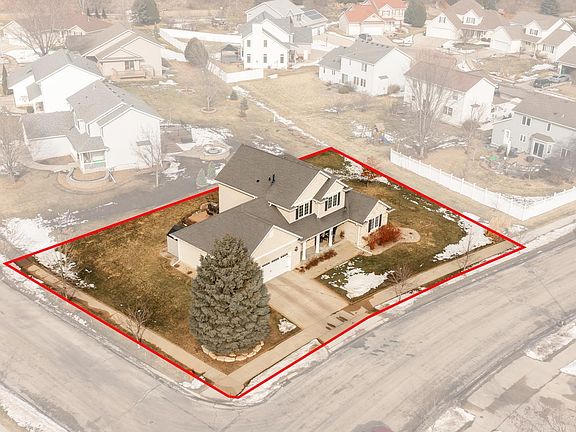 3rd image of 3269 Lake St NW