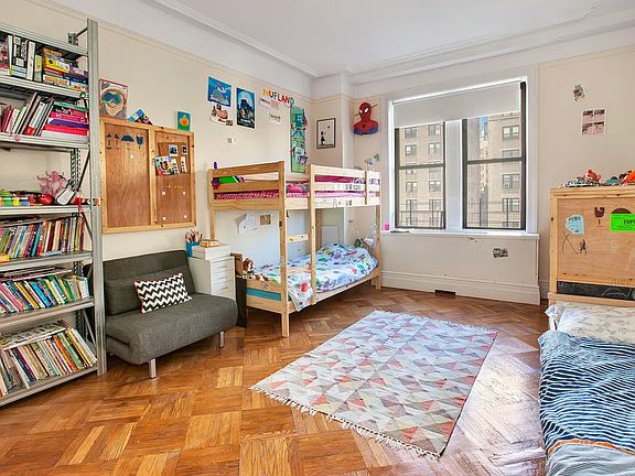5th image of 240 W 98th St APT 6A