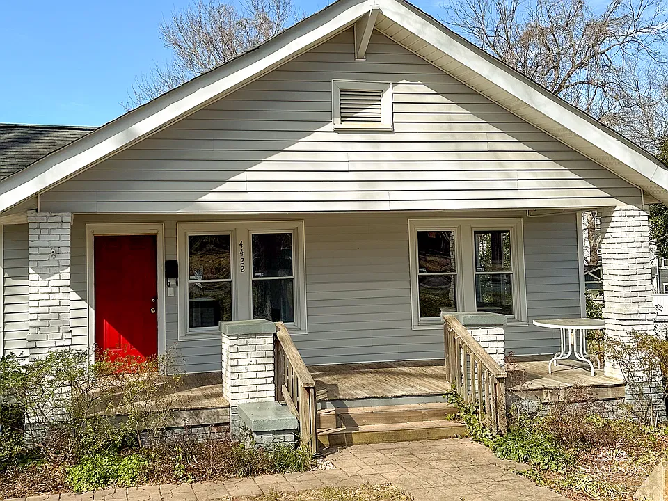 4422 Commonwealth Ave