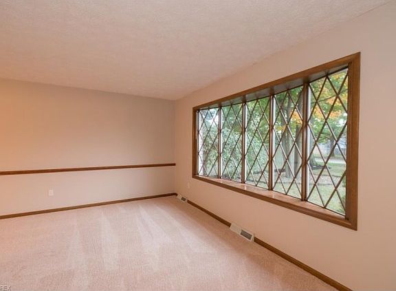 3rd image of 213 Winthrop Dr