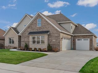 10325 Silver Maple Dr, Saint John, IN 46373