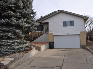 902 3rd Ave NW, Mandan, ND 58554