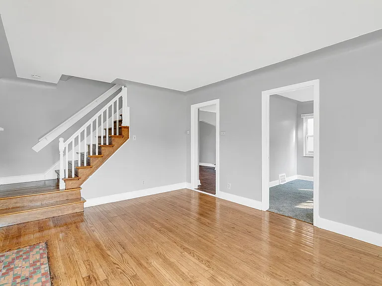 10470 Roxbury St — Photo 8