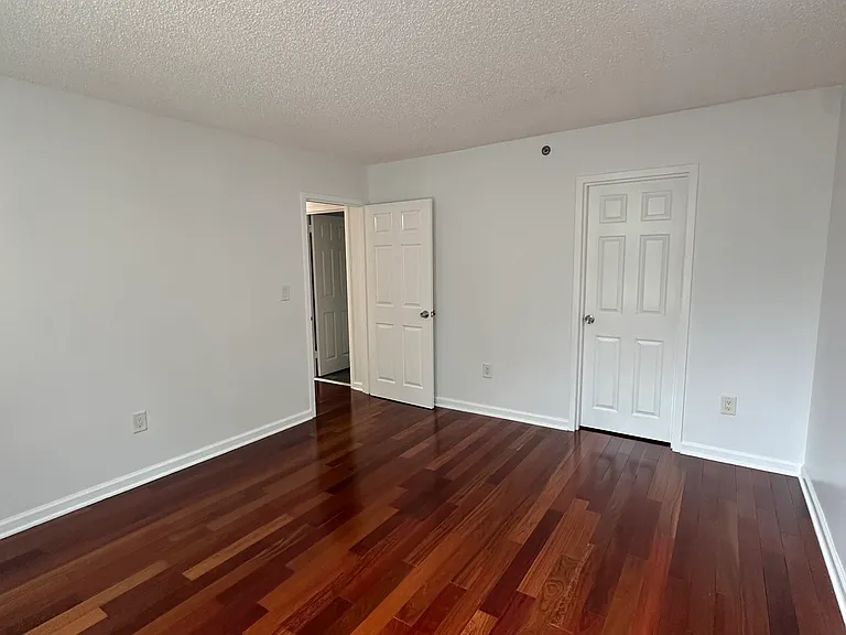 300 Main St #215 — Photo 11