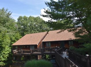 1843 E Eagle Bay Dr, Bloomington, IN 47401