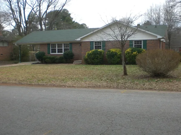 50 Coatsland Dr, Jackson, TN 38301