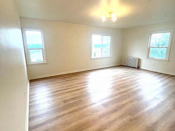 3rd image of 310 N Tacoma Ave #A