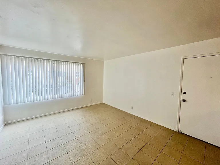 3917 Spring Dr #5 — Photo 13