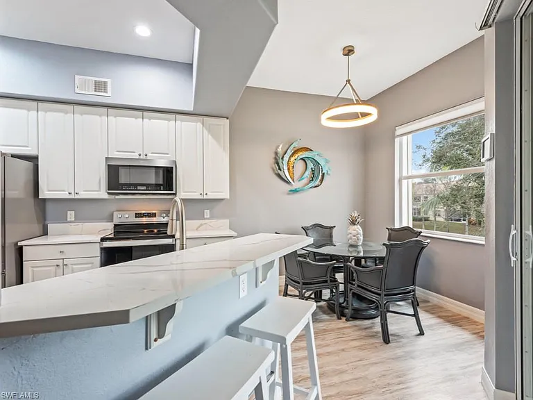 6021 Jonathans Bay Cir #302 — Photo 4