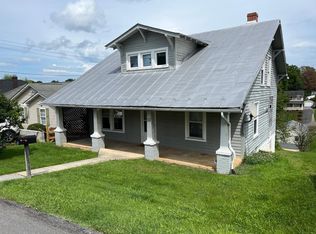 117 S Waverley St, Staunton, VA 24401