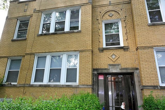 2nd image of 3702 W Cornelia Ave #2
