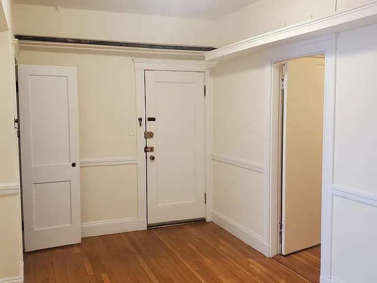 5 Lothian Rd #1 — Photo 2
