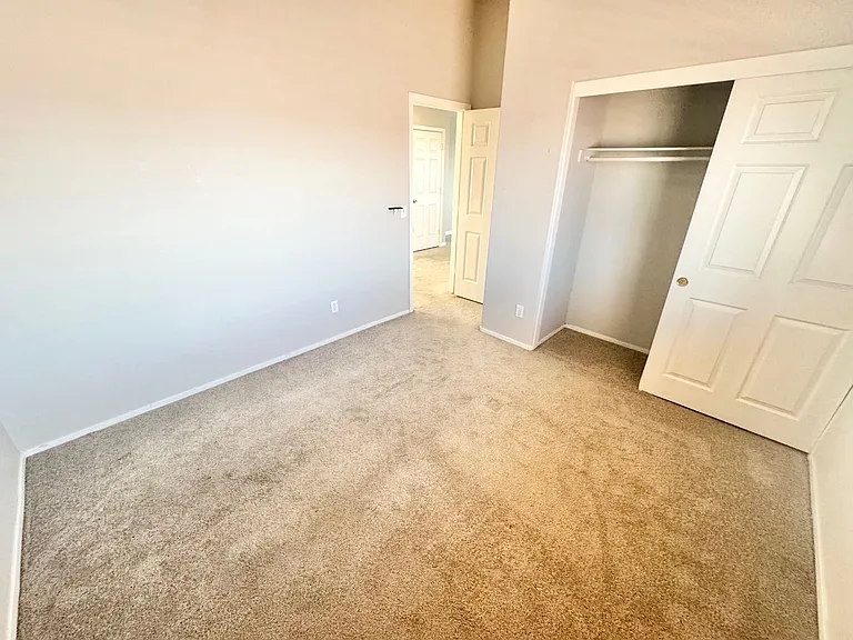 1092 Whispering Birch Ave — Photo 12