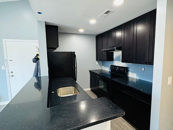 3rd image of 2106 Aspen Dr #2106