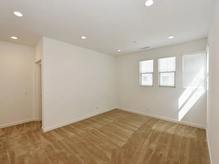 17 Arriate St — Photo 26