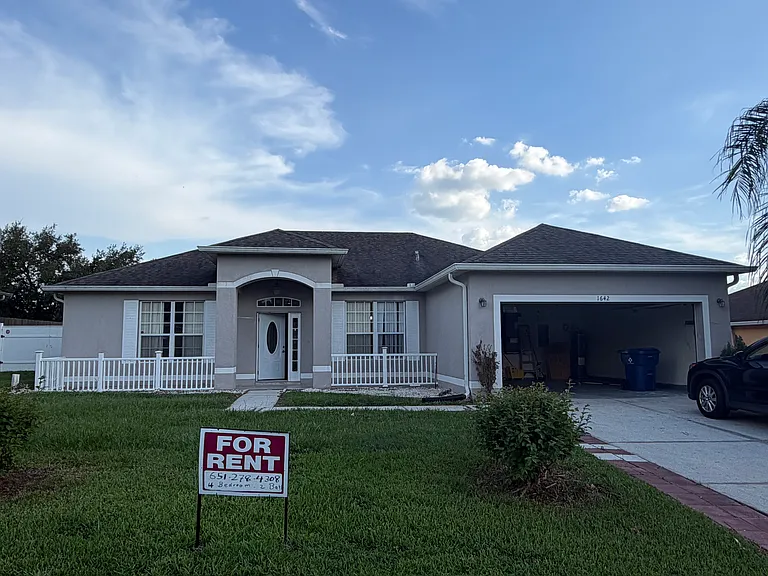 1642 Stanley Ave — Photo 1