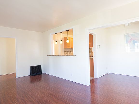 5th image of 14703 S Denker Ave