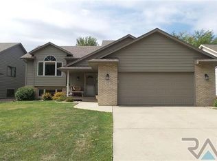 119 N Detroit Ave, Sioux Falls, SD 57110