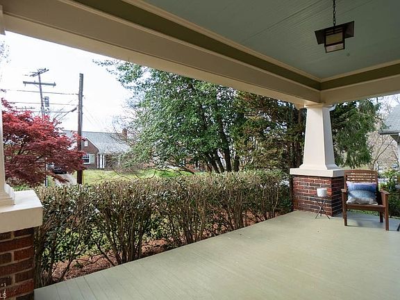 5th image of 406 Crestland Ave
