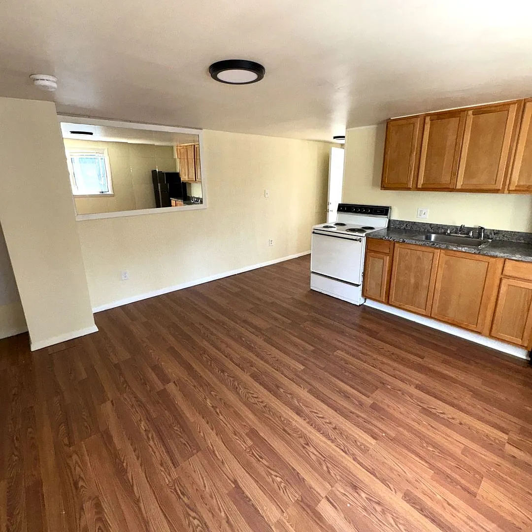 Tilton Apartments — Photo 4
