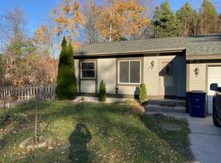 6824 S Harvey St, Spring Lake, MI 49456