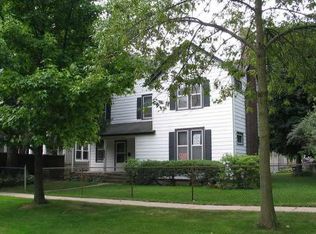 307 Granby Rd #2, Lake Forest, IL 60045