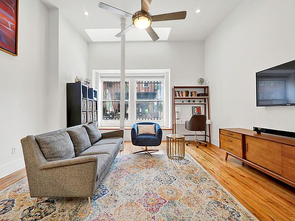 3rd image of 129 Kane St #1