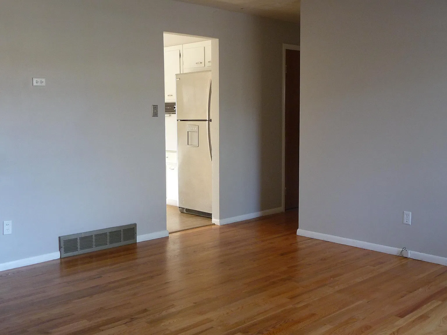 3 bed, 2742 sqft, $2,730 — Photo 4