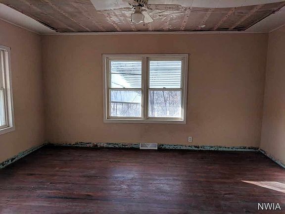 3rd image of 3025 W 4th St