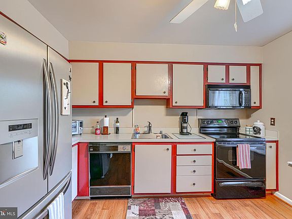 5th image of 34 Castlebar Ct