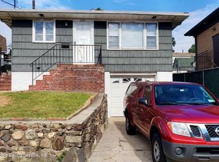 2501 Richmond Rd, Staten Island, NY 10306