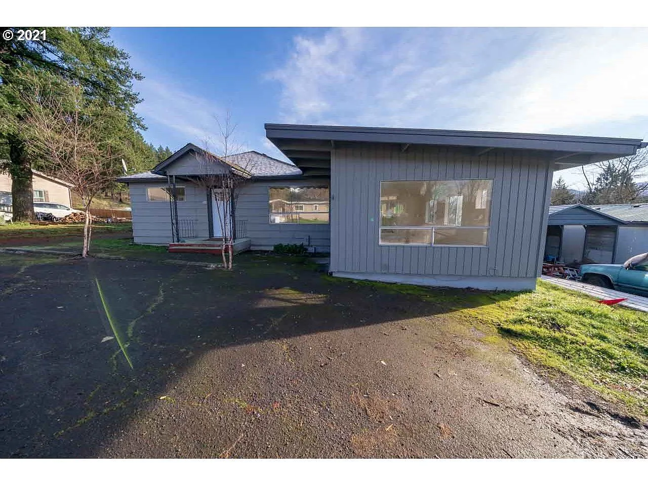 346 NE 4th Ave photo 1