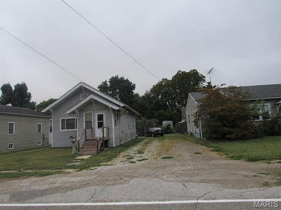 2nd image of 602 Staunton Rd